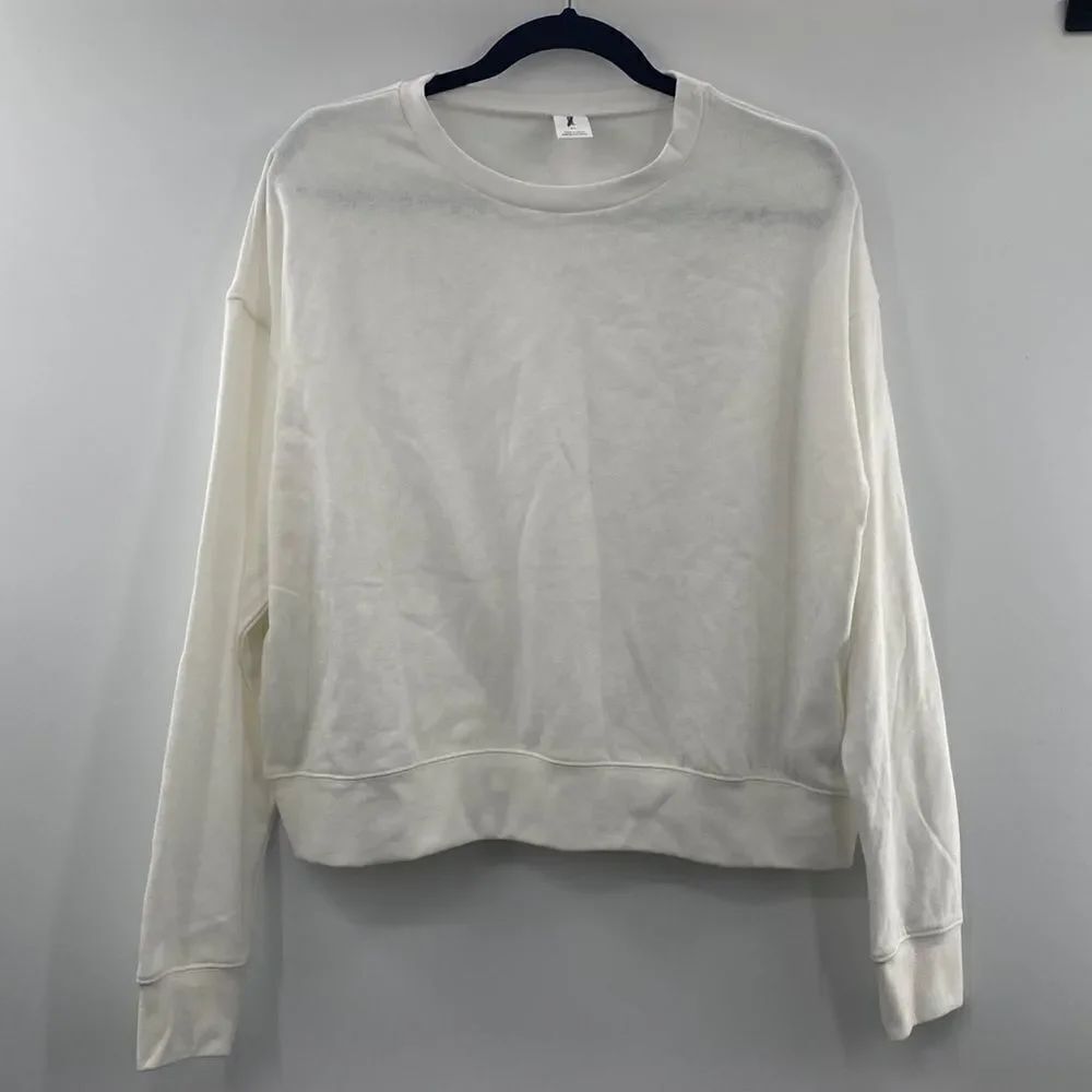 Abound White Crop Sweater size NWOT small